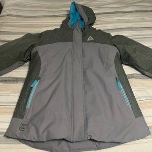 Like new excellent condition Size Large kids 14-16 Gerry winter coat